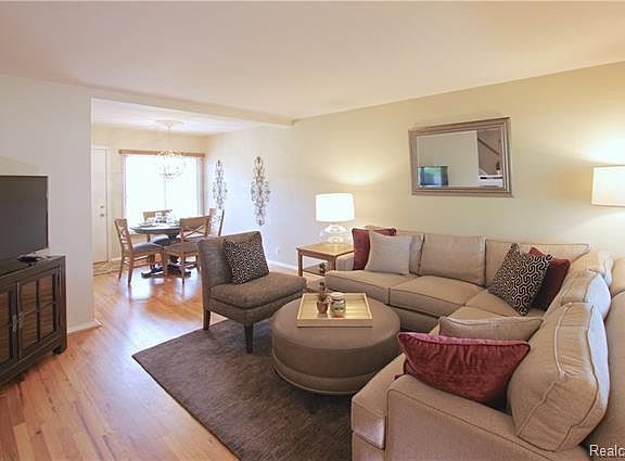 2nd image of 1005 N Old Woodward Ave #1