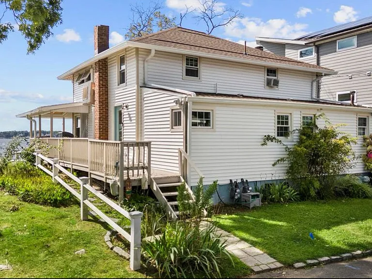105 Sunset Beach Rd #B — Photo 2