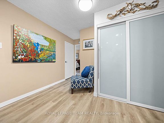 3rd image of 1025 Richmond Rd #204