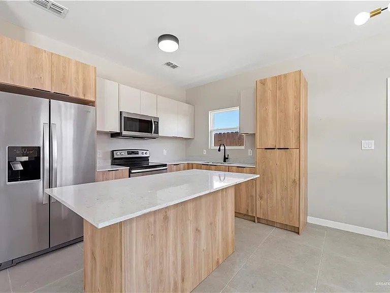 307 W Campeche Ave #3 — Photo 4