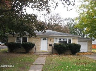 411 N Main St, Pearl City, IL 61062