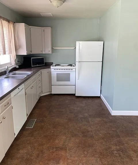 1138 Avenue D — Photo 3