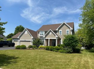 39W832 Carl Sandburg Rd, St Charles, IL 60175