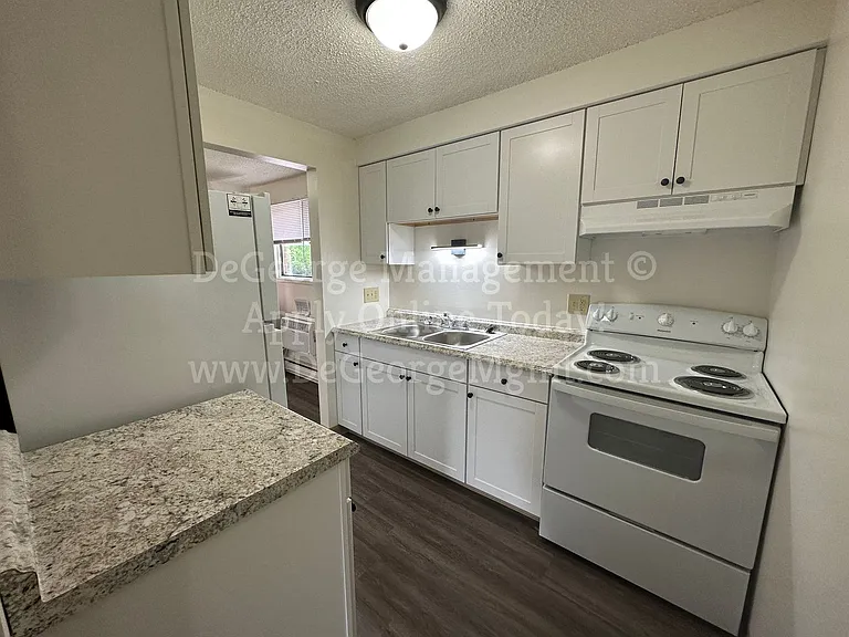 Oak Ridge Manor Apartments — Photo 19