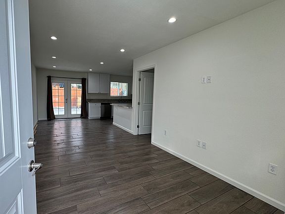 5th image of 6461 Winnetka Ave #Adu