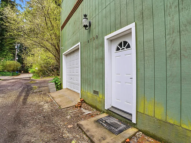 16799 Center Way — Photo 26