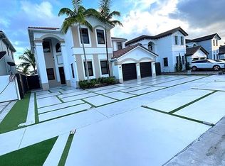8856 NW 181st St, Hialeah, FL 33018