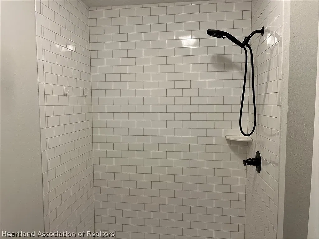 3 bed, 2.0 bath, 1334 sqft, $1,700 — Photo 4