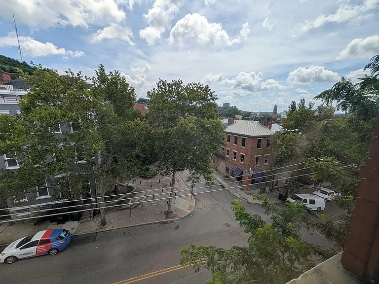1639 Sycamore St #H — Photo 15