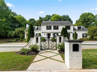 1313 Robin Hood Rd, High Point, NC 27262