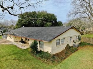 1021 Eilers St, Schulenburg, TX 78956