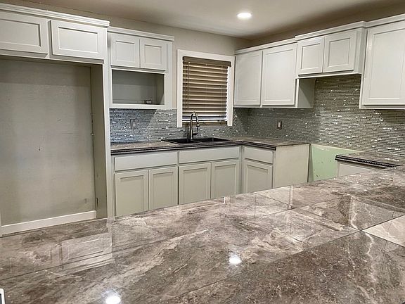 5th image of 3906 Cedar Spring Dr