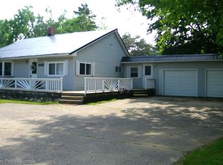 6555 Jefferson Rd, North Branch, MI 48461