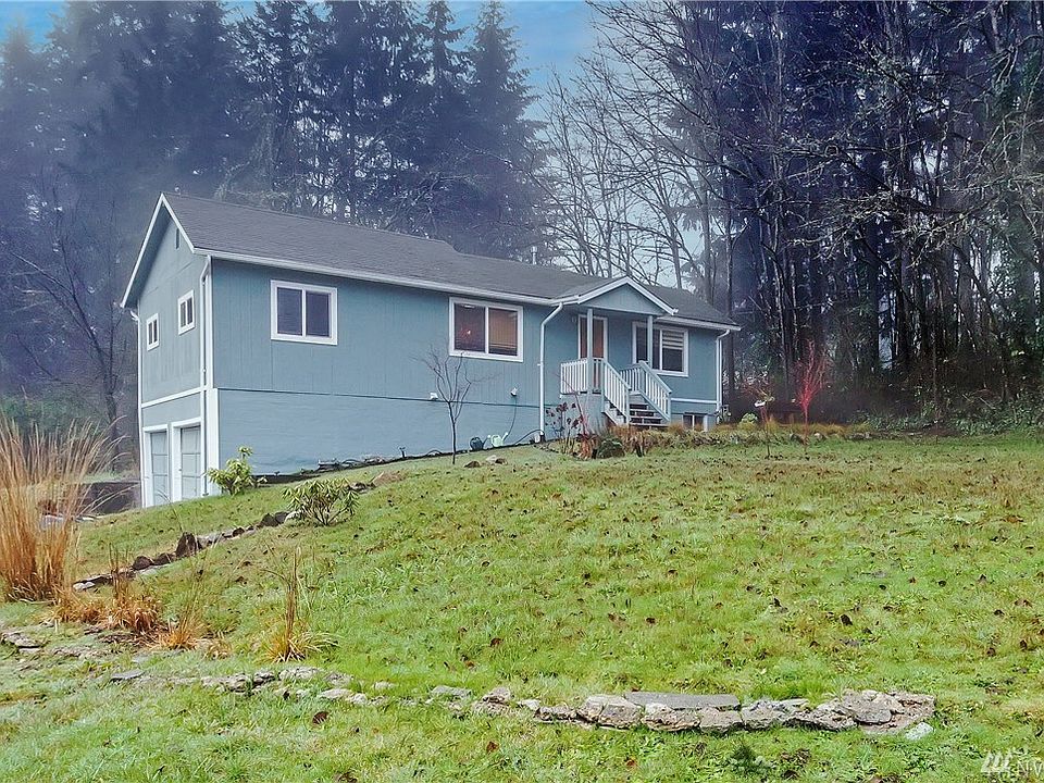 No, that's not steam from being such a hot listing but it should be! Just some morning fog. 