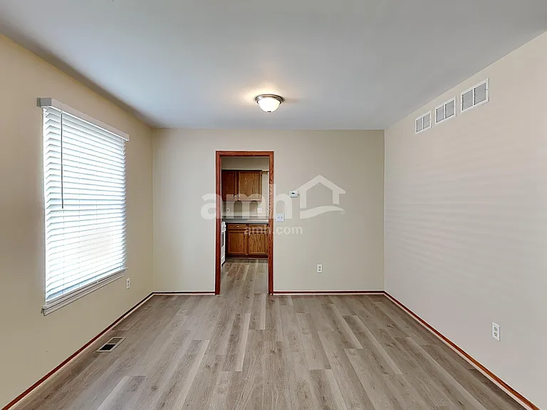 21216 W Chastworth Ln — Photo 4