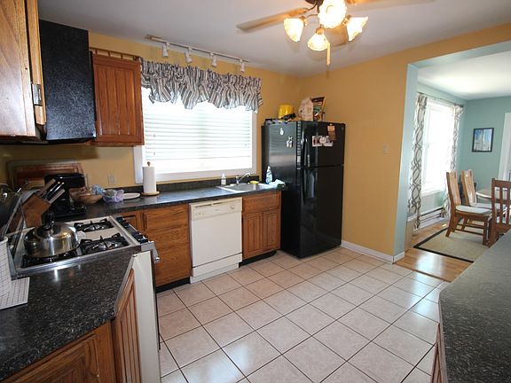 5th image of 10418 S Campbell Ave