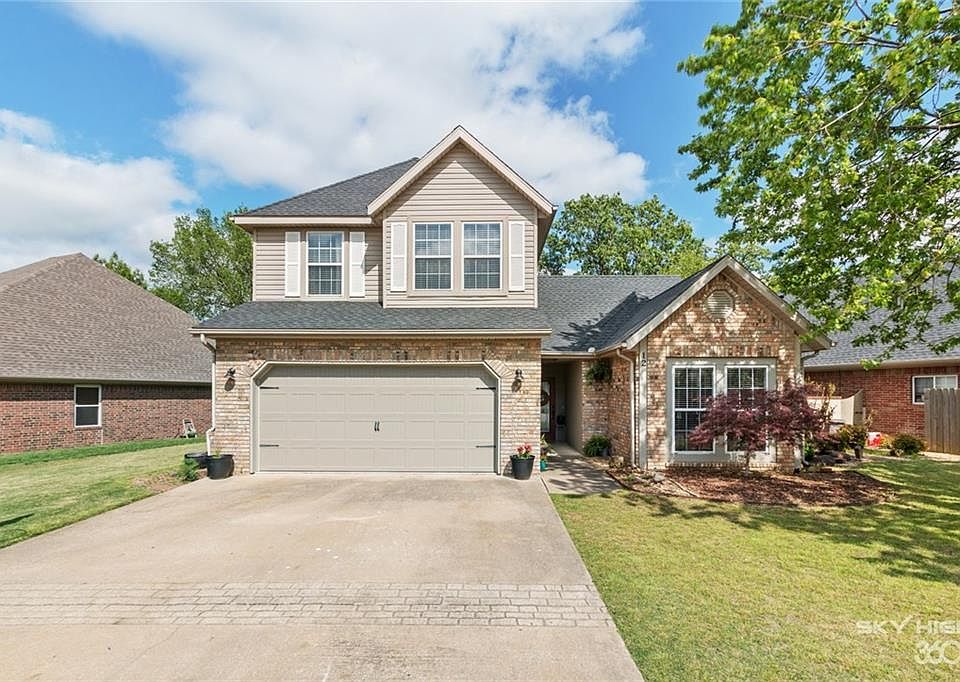 1st image of 12 Bluestem Ln