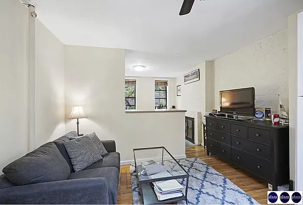 Rented by Plaza Real Estate Group | media 2