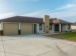 827 N McCall Ave, Sanger, CA 93657