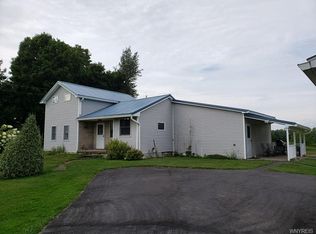 12827 Hemlock Ridge Rd, Medina, NY 14103
