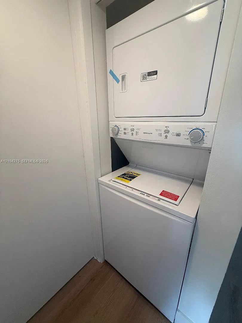 2 bed, 1570 sqft, $4,500 — Photo 3