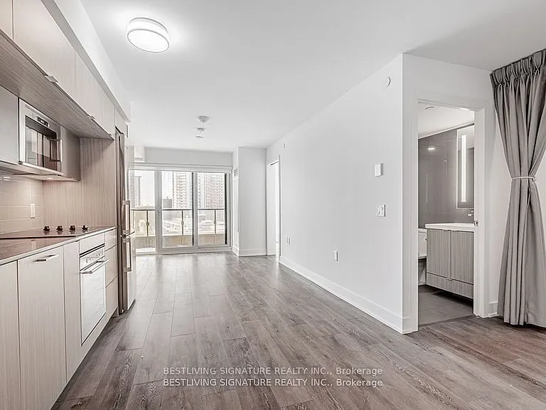585 Bloor St E #1521 — Photo 9