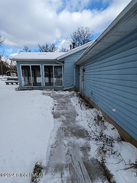 3rd image of 46 Brickyard Road