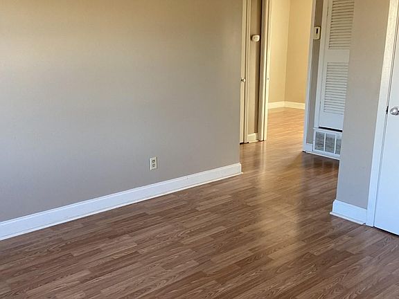 3rd image of 1401 Meeks St APT C5