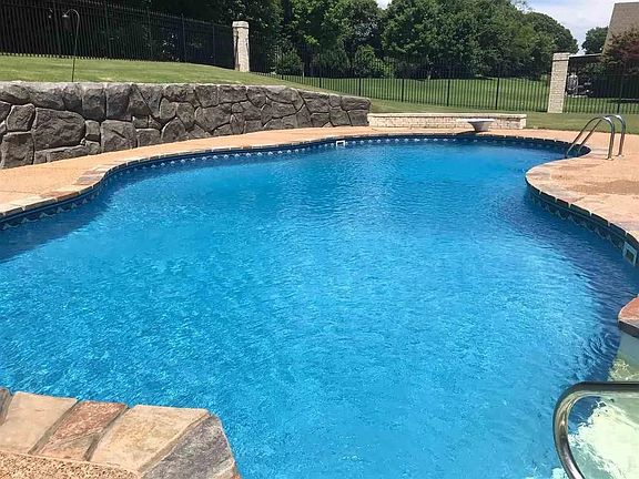 2nd image of 104 Eagle Trace Rd