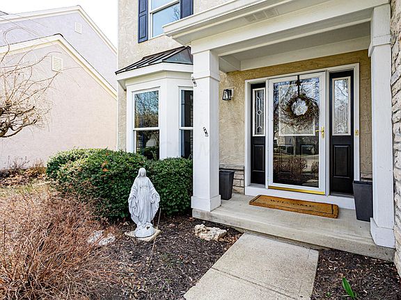 2nd image of 3811 Rockpointe Dr