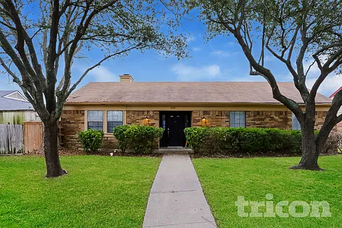 300 Ripplewood Dr Photo 1