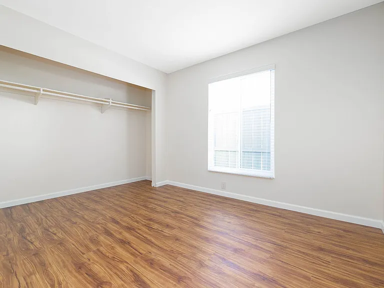 10536 Greenford Dr — Photo 13