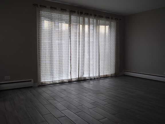 3rd image of 8815 Robin Dr
