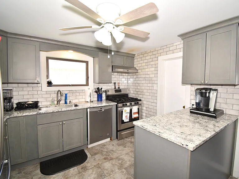14 Tellier Rd — Photo 11