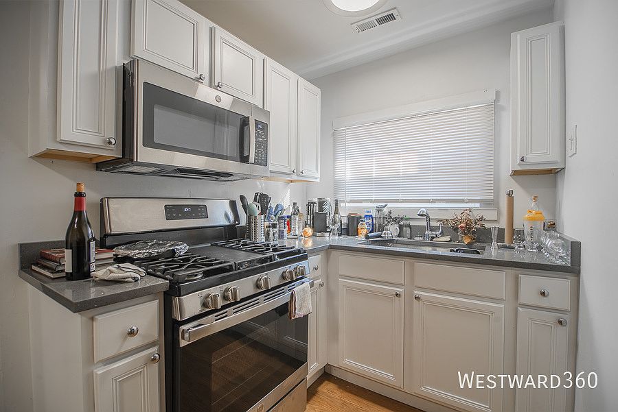 1st image of 4948 N Winchester Ave #3