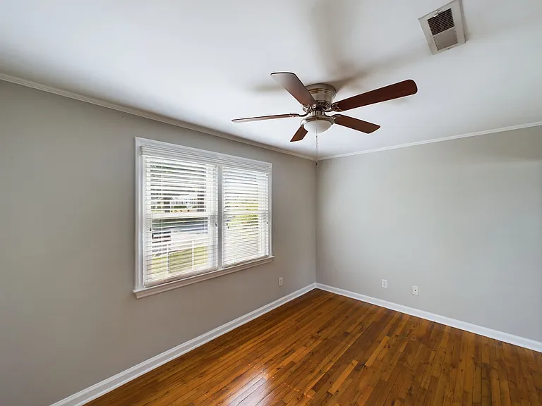 2363 Bernard St — Photo 19