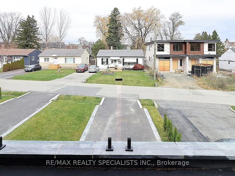 1046 Roosevelt Rd — Photo 9