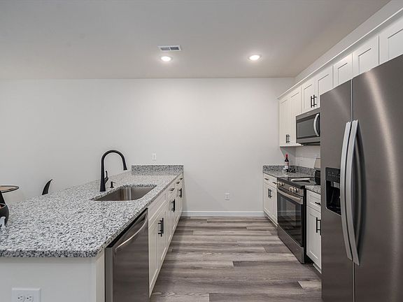 2nd image of 409-1 E 20th St