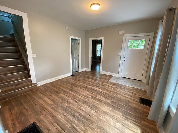 4th image of 19 Gold Ave NW