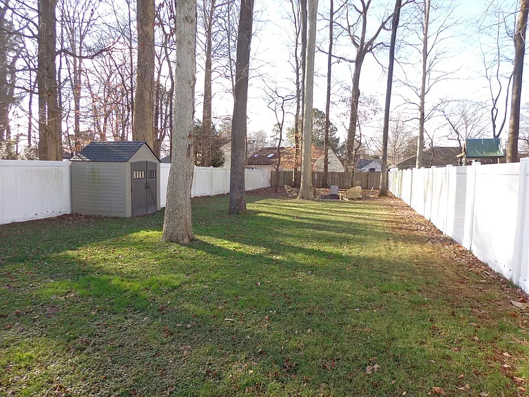 1209 Gunn Hall Dr — Photo 24