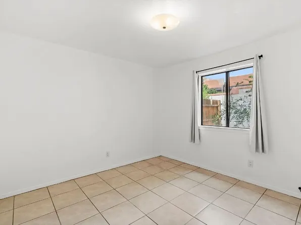 2376 Camino Capitan APT 3, Santa Fe, NM 87505