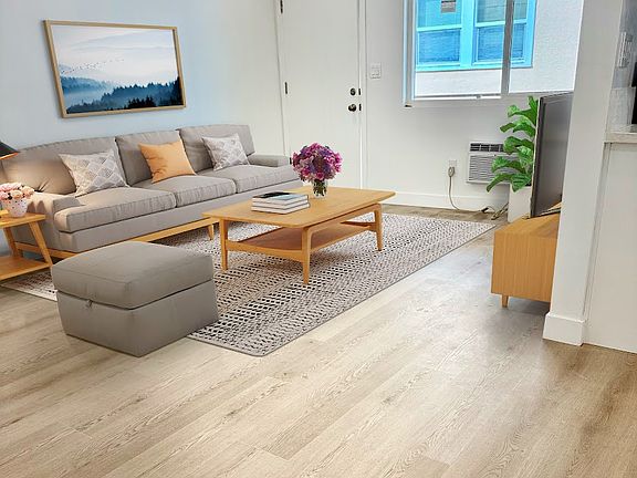 4th image of 934 S Saint Andrews Pl #5