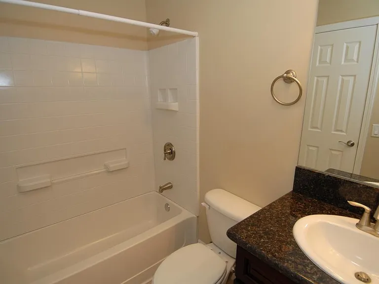 Taft Manor — Photo 105