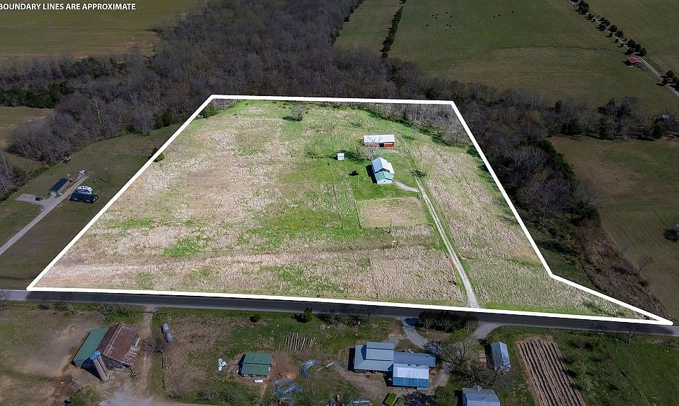 1st image of 752 Stuart Chapel Rd
