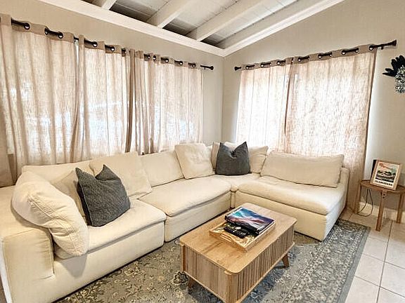 2nd image of 124 S Hammock Rd