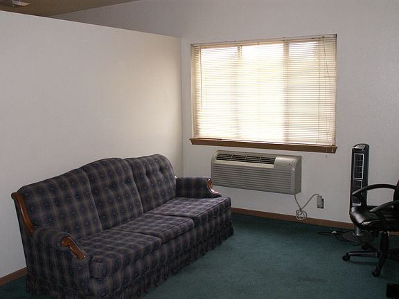3rd image of 1082 Fairview Ave APT J4
