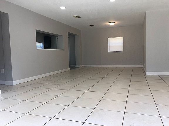 5th image of 4062 10th Ave N