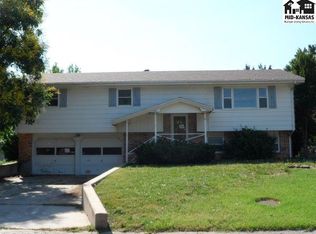 1317 Northglen St, McPherson, KS 67460
