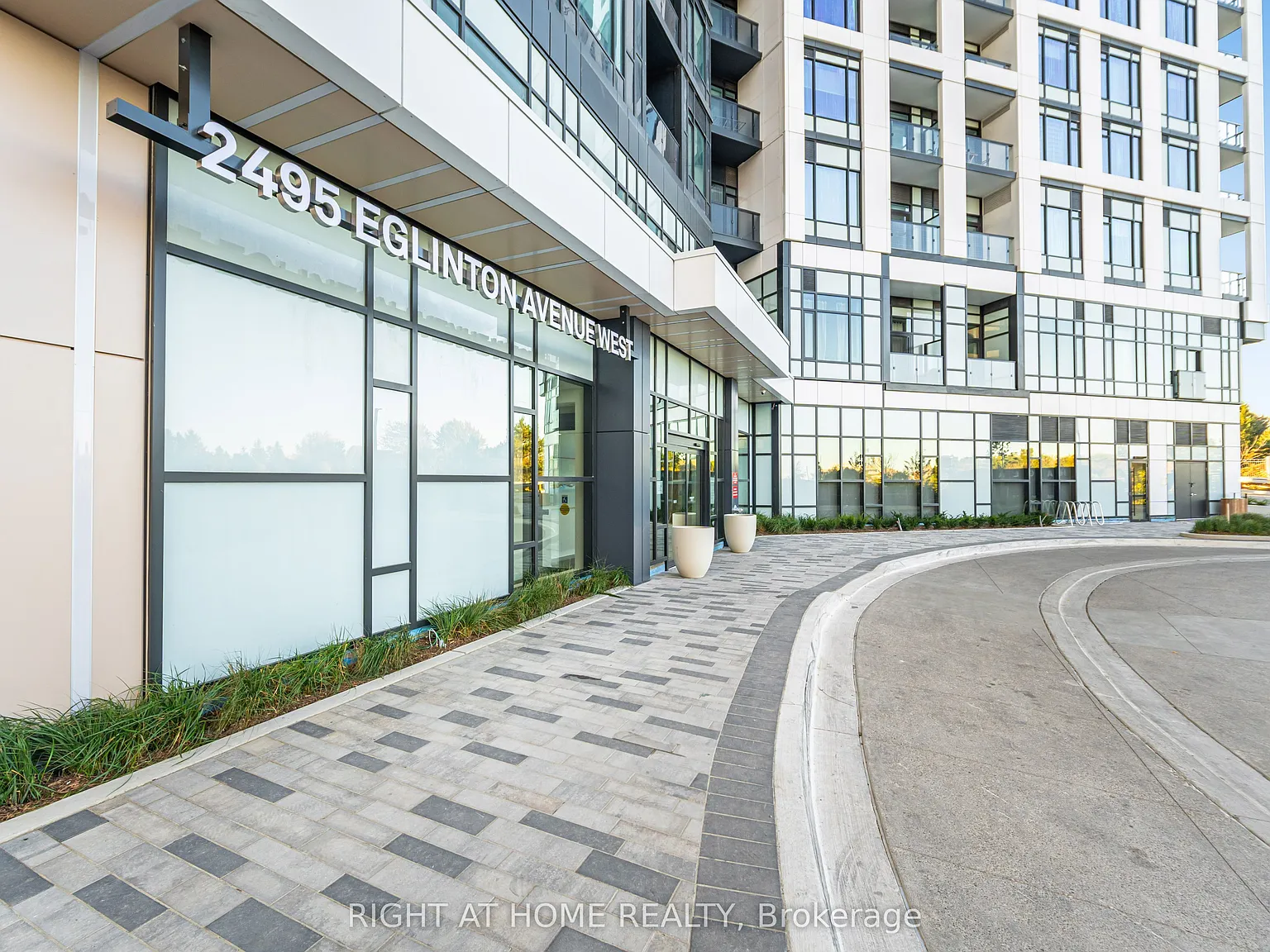 2 bed, $3,000 — Photo 2