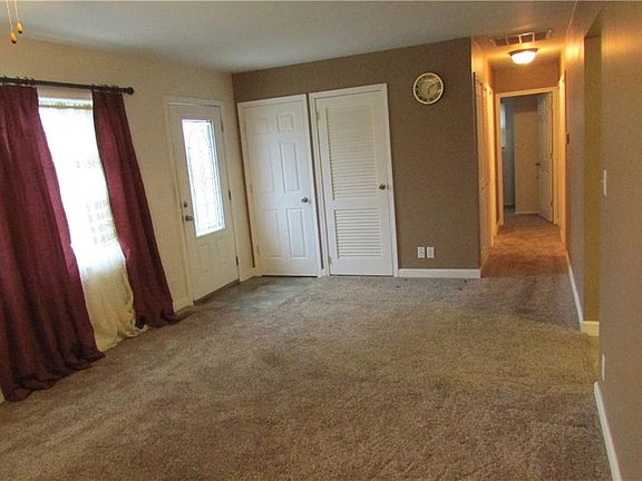 3rd image of 1032 Alder Dr